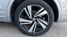 Volkswagen Touareg 3.0 V6 TDI 4Motion R-Line Tech 5dr Tip Auto Diesel Estate